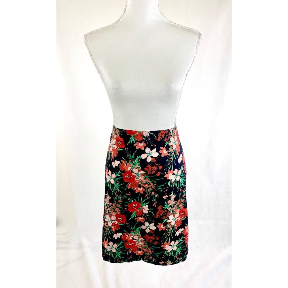 TALBOTS Petite Black Red Floral Straight Skirt - Picture 2 of 4